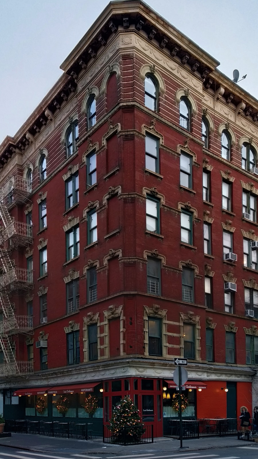 Photo "Why is it worth preserving old buildings instead of replacing them with blocks?"