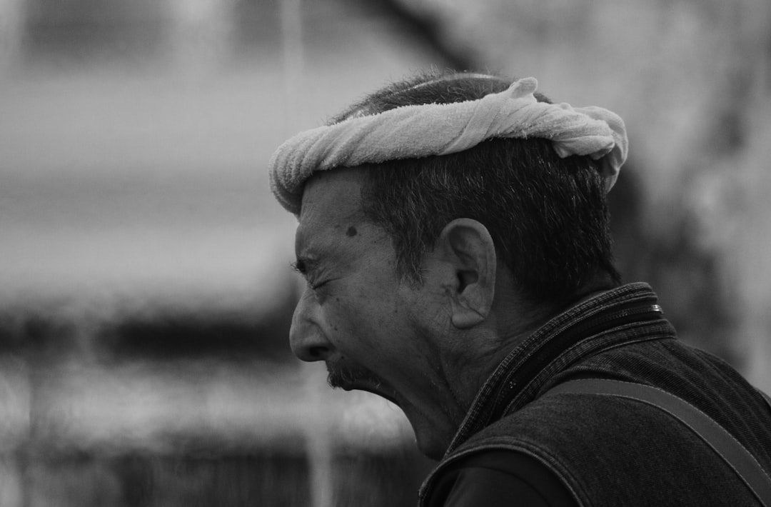 Cum scapi de blesteme vechi